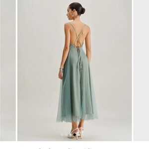 Chic Backless Sage Dress